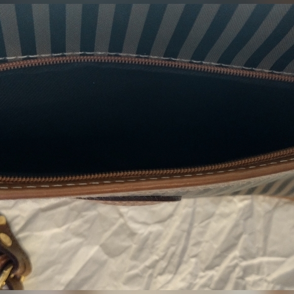 Allen Edward Crossbody Bag - Picture 9 of 10